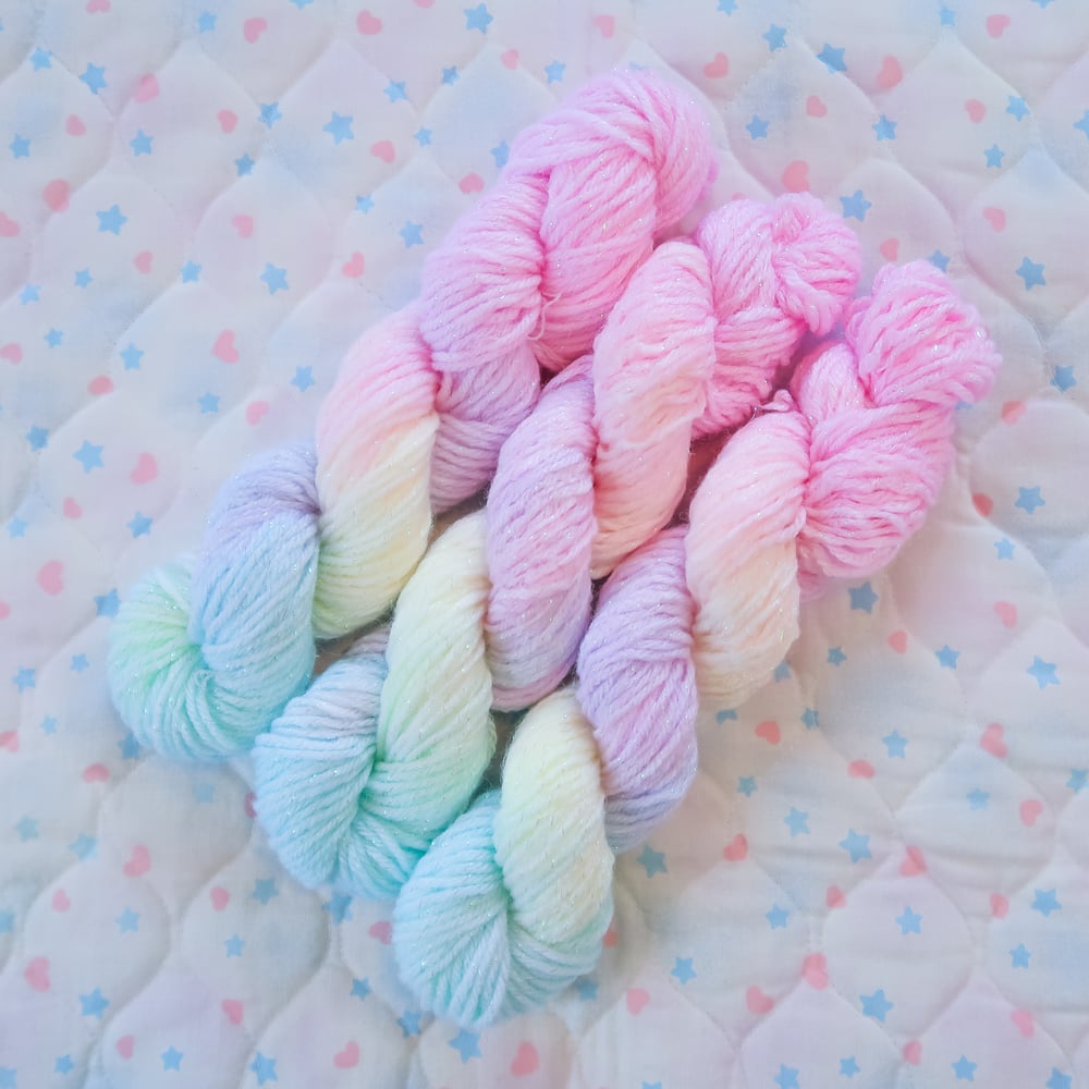Iridescent Yarn: Pastel Rainbow