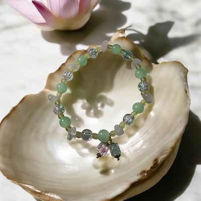 Image of Elegant Glass Bead Bracelet