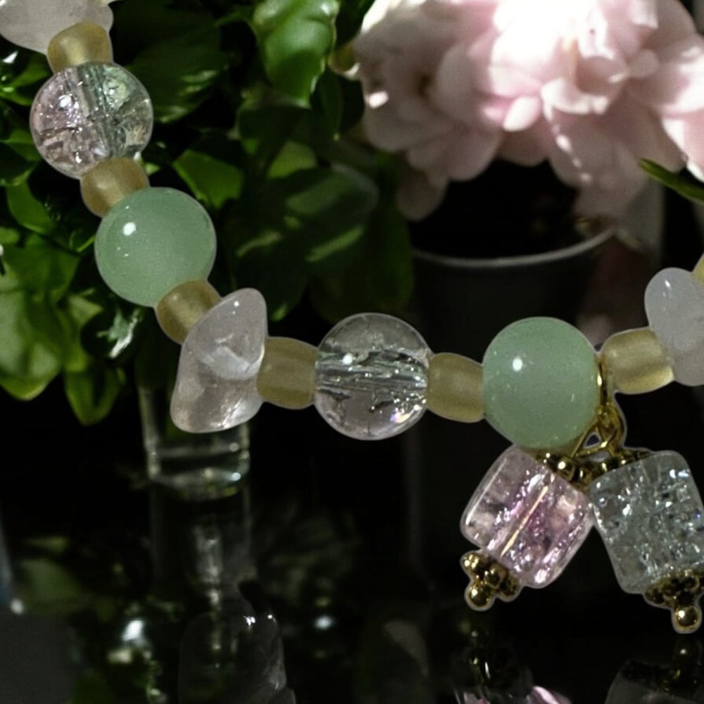Image of Elegant Glass Bead Bracelet