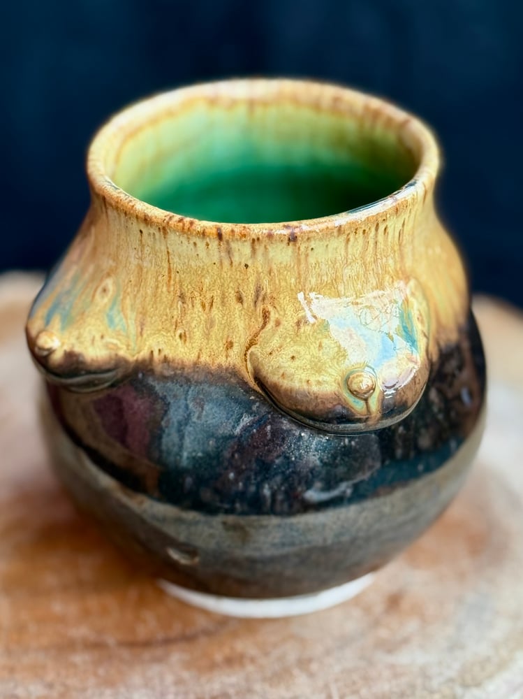 Image of CURVY LADY CUP / 017