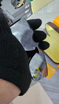 Image 4 of Love Sunglasses (1:1)