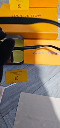 Image 6 of Love Sunglasses (1:1)
