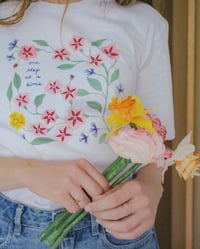 Image 2 of TEE-SHIRT blanc "ONE STEP AT A TIME" - Collab' COUCOU ILLUSTRATION
