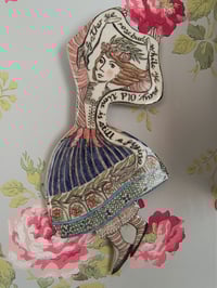 Image 4 of 'Gather Ye Rosebuds' Figure