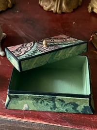 Image 2 of Boîte papier peint ancien 
