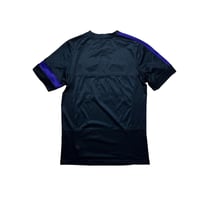 Image 2 of Arsenal Training Shirt 2010 - 2011 (M)