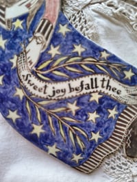 Image 2 of 'Sweet Joy Befall Thee' figure