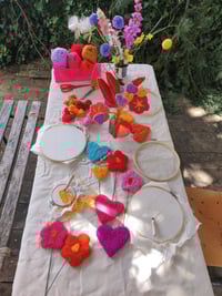 Image 4 of Atelier PUNCH NEEDLE : Crée ton bouquet de fleurs ou ta broche cœur !