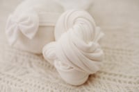 Image 2 of Classic bow set white 