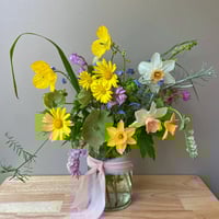 Image 1 of Florist's choice fresh vase arrangement