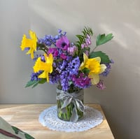 Image 4 of Florist's choice fresh vase arrangement