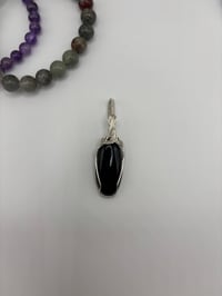 Image 5 of Black onyx