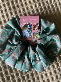 Image 1 of Scrappy Scrunchies Green Medium