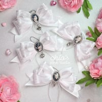 Image 3 of STAY ANGELIC – Lightstick & Keychain Bow