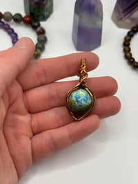 Image 3 of Mini labradorite 