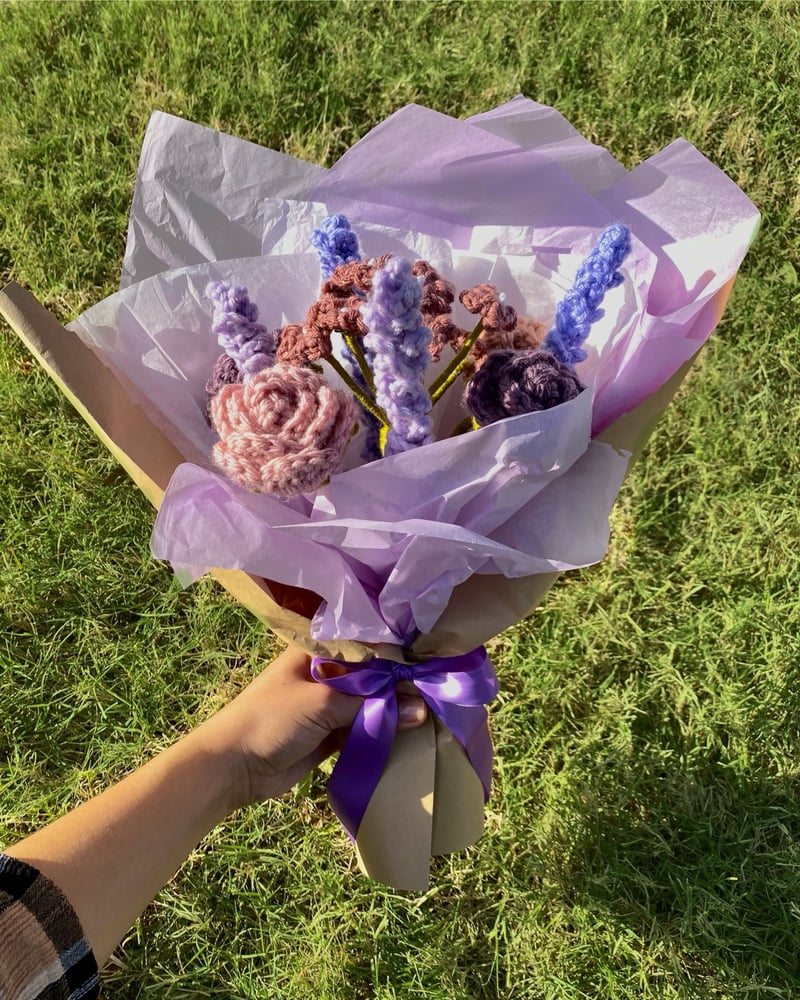 Image of Vinacrystals Crochet Bouquet