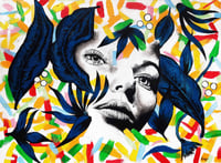 FEMME INTRIGUÉE