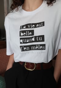 Image 2 of TEE-SHIRT blanc "LA VIE EST BELLE" - Collab' PETITE POISSONE