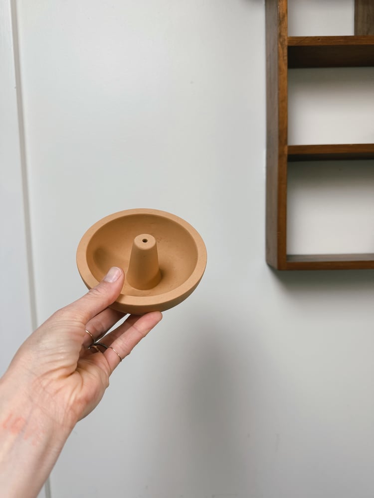 Image of saucer incence holder 