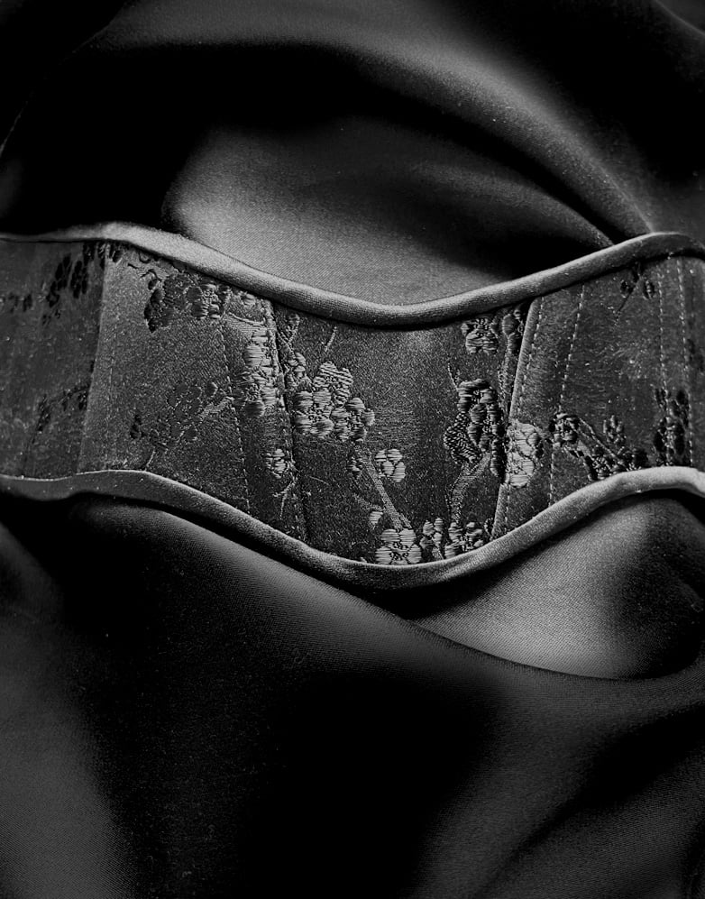 Image of SAKURA SILK POSTURE COLLAR