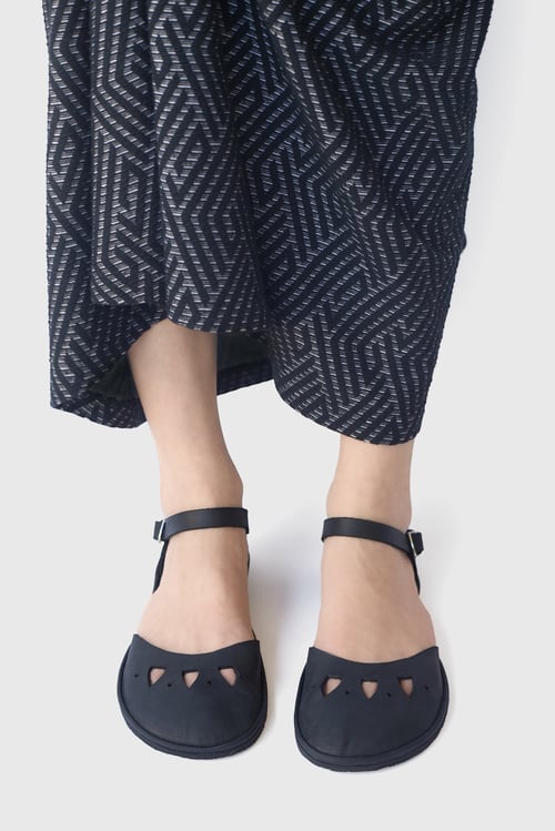 Image of Kali flats in Black