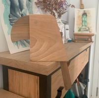 Tucán decorativo en madera de haya y nogal