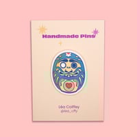Image 3 of Pin's Daruma — Rouge, rose, jaune, bleu