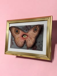 Image 4 of Butterfl'Eye – Surrealist Frame with Butterfly and Eye – OOAK Sculpture – Unique Piece