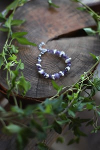 Image 1 of Bracciale con ossa di volpe -chips di ametista-