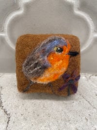 Image 1 of Tiny Robin