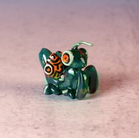 Image 1 of Twee Mantis Figurine
