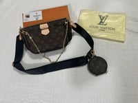 Image 2 of Womens Love Bag (1:1)
