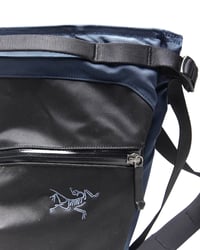 Image 3 of Arc'teryx Arro 8 Crossbody Bag - Navy