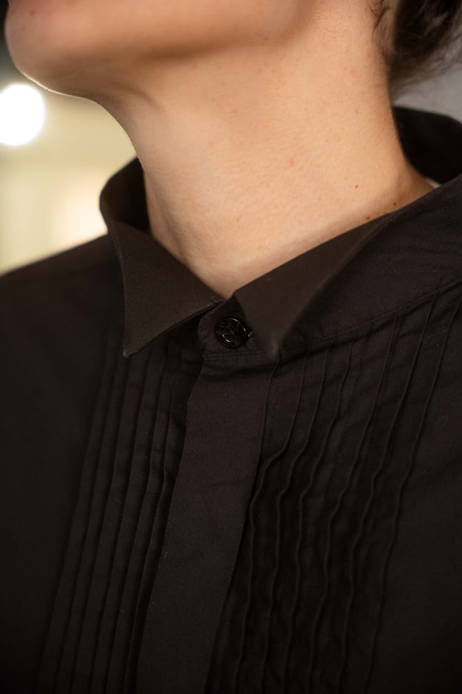 Image of Mari Pour