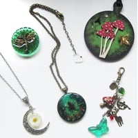 Image 3 of Limited Edition A Midsummer Night's Dream Mystery Box