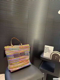 Image 1 of Tote 1