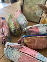 Image 1 of Trousse ronde en Kantha