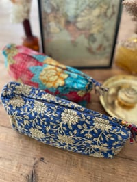 Image 3 of Trousse ronde en Kantha