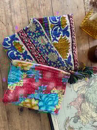 Image 3 of Petite trousse en Kantha