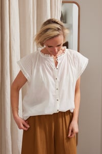 Image 2 of Blouse voile de coton & dentelle