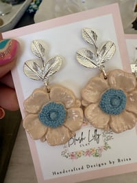 Image 3 of Cream Poppie Earrimgs