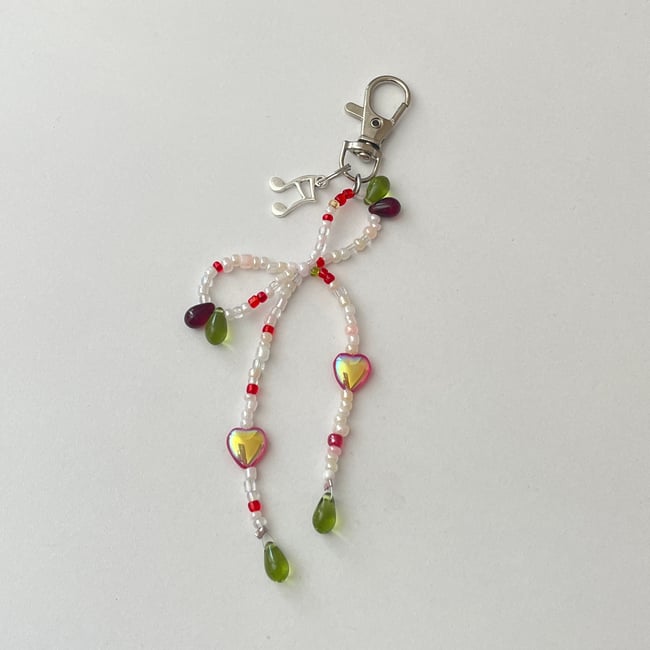 'music and bow' keychain