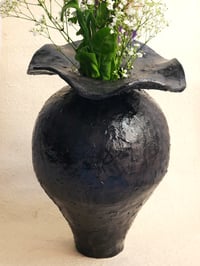 Image 2 of Vase Affolante