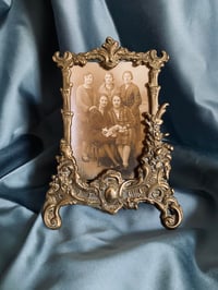 Image 3 of Cadre ancien style Louis XV en laiton