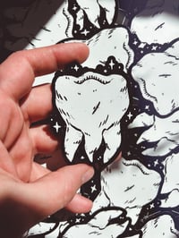 Image 3 of TOOTH Magnet