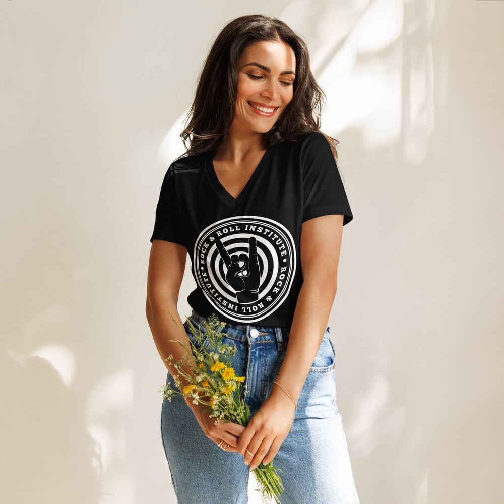 Women’s relaxed v-neck t-shirt Bullseye