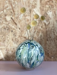 Image 2 of Kugle vase
