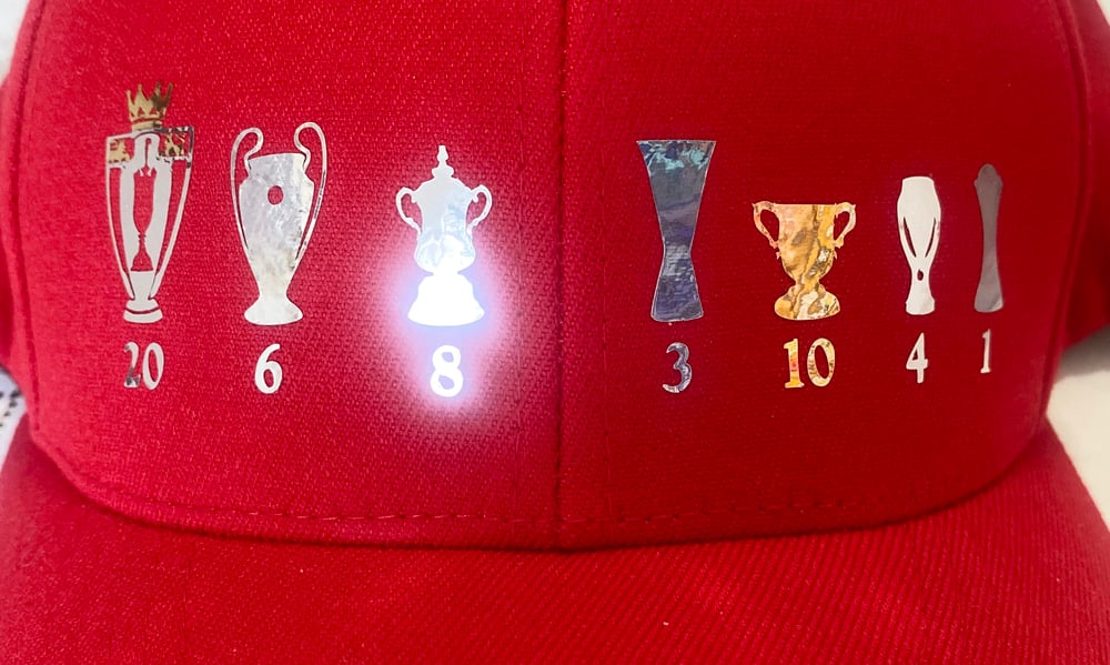 Image of Trophy Wall metallic silver/gold Red Cap