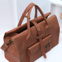 Image 5 of Mini Weekender in vintage brown matte