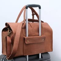 Image 6 of Mini Weekender in vintage brown matte